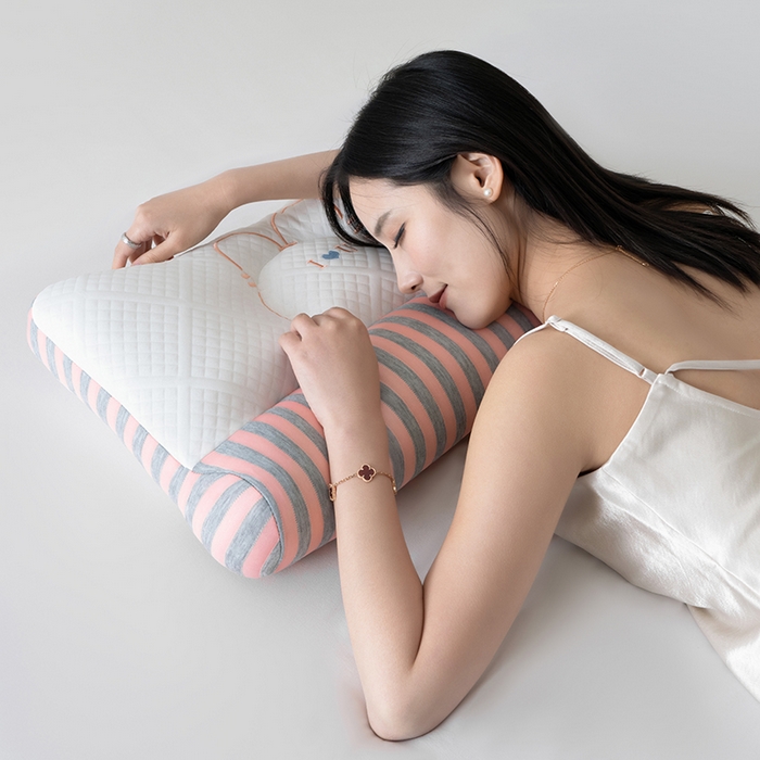 91家纺网 家纺一手货源 找家纺 （总）宇诺家纺 2025新款刺绣爱心情侣枕头枕芯