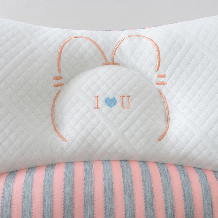 91家纺网 家纺一手货源 找家纺 （总）宇诺家纺 2025新款刺绣爱心情侣枕头枕芯