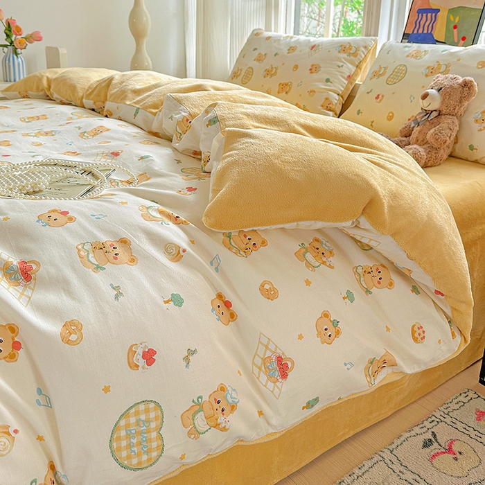 91家纺网 家纺一手货源 找家纺 梦洋家纺 2025新款全棉牛奶绒高克重保暖被套 围裙小熊