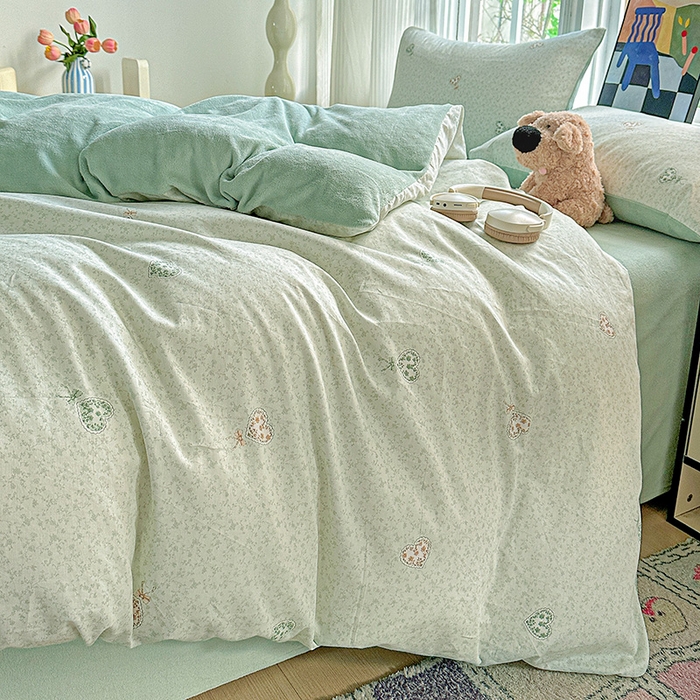 91家纺网 家纺一手货源 找家纺 梦洋家纺 2025新款全棉牛奶绒高克重保暖被套 海洋之心-绿