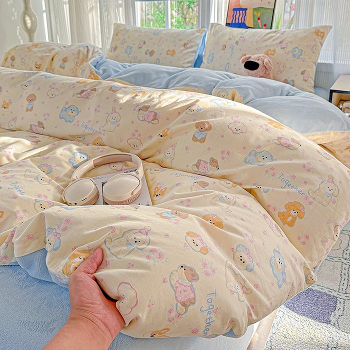 91家纺网 家纺一手货源 找家纺 梦洋家纺 2025新款全棉牛奶绒高克重保暖被套 狗狗家族