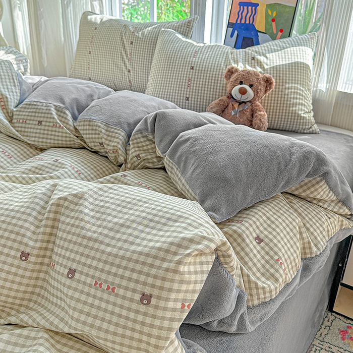 91家纺网 家纺一手货源 找家纺 梦洋家纺 2025新款全棉牛奶绒高克重保暖被套 小熊拿铁