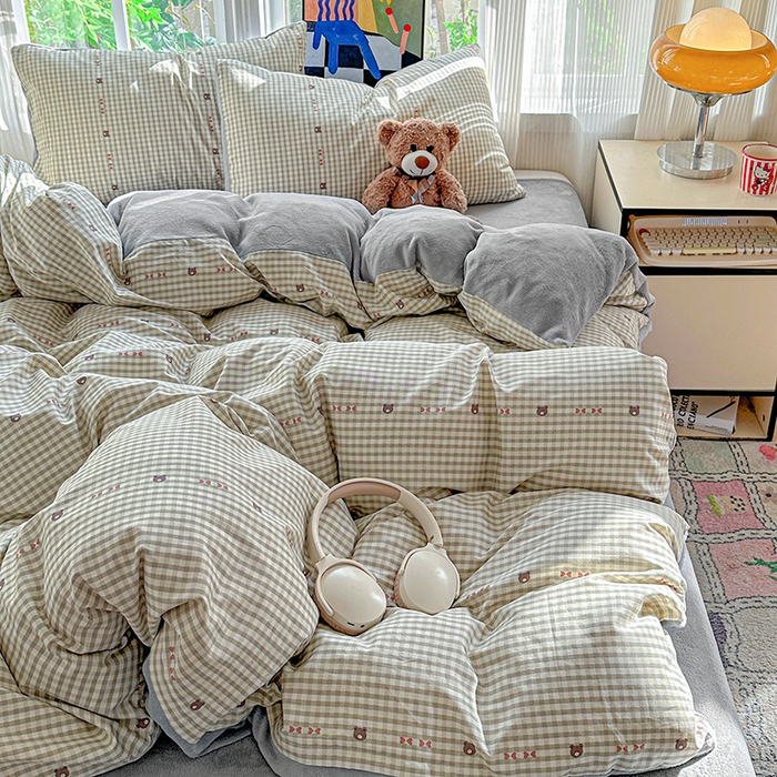 91家纺网 家纺一手货源 找家纺 梦洋家纺 2025新款全棉牛奶绒高克重保暖被套 小熊拿铁