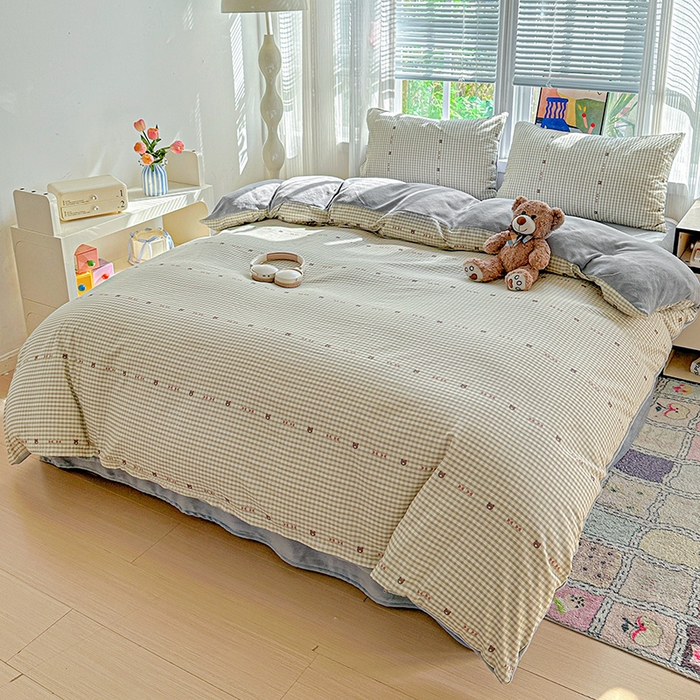 91家纺网 家纺一手货源 找家纺 梦洋家纺 2025新款全棉牛奶绒高克重保暖被套 小熊拿铁