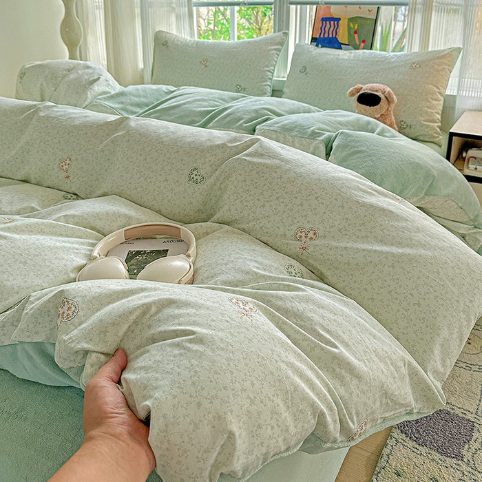 91家纺网 家纺一手货源 找家纺 梦洋家纺 2025新款全棉牛奶绒高克重保暖被套 海洋之心-绿