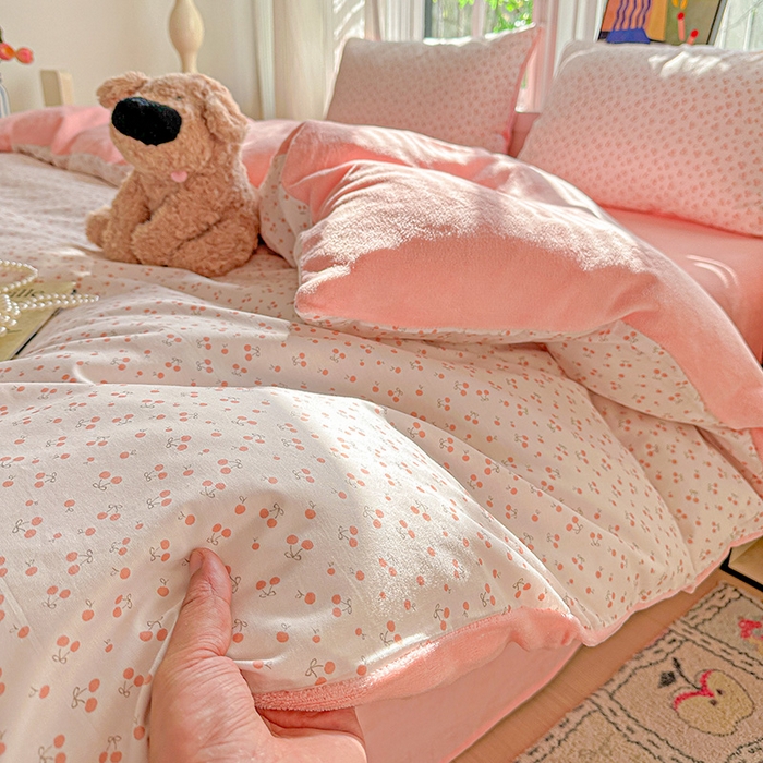 梦洋家纺 2025新款全棉牛奶绒高克重保暖被套 采樱桃-粉