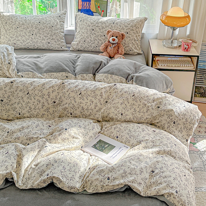 91家纺网 家纺一手货源 找家纺 梦洋家纺 2025新款全棉牛奶绒高克重保暖被套 莱茵河畔-白