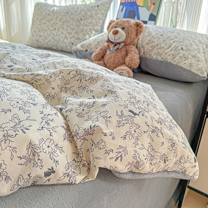 91家纺网 家纺一手货源 找家纺 梦洋家纺 2025新款全棉牛奶绒高克重保暖被套 莱茵河畔-白