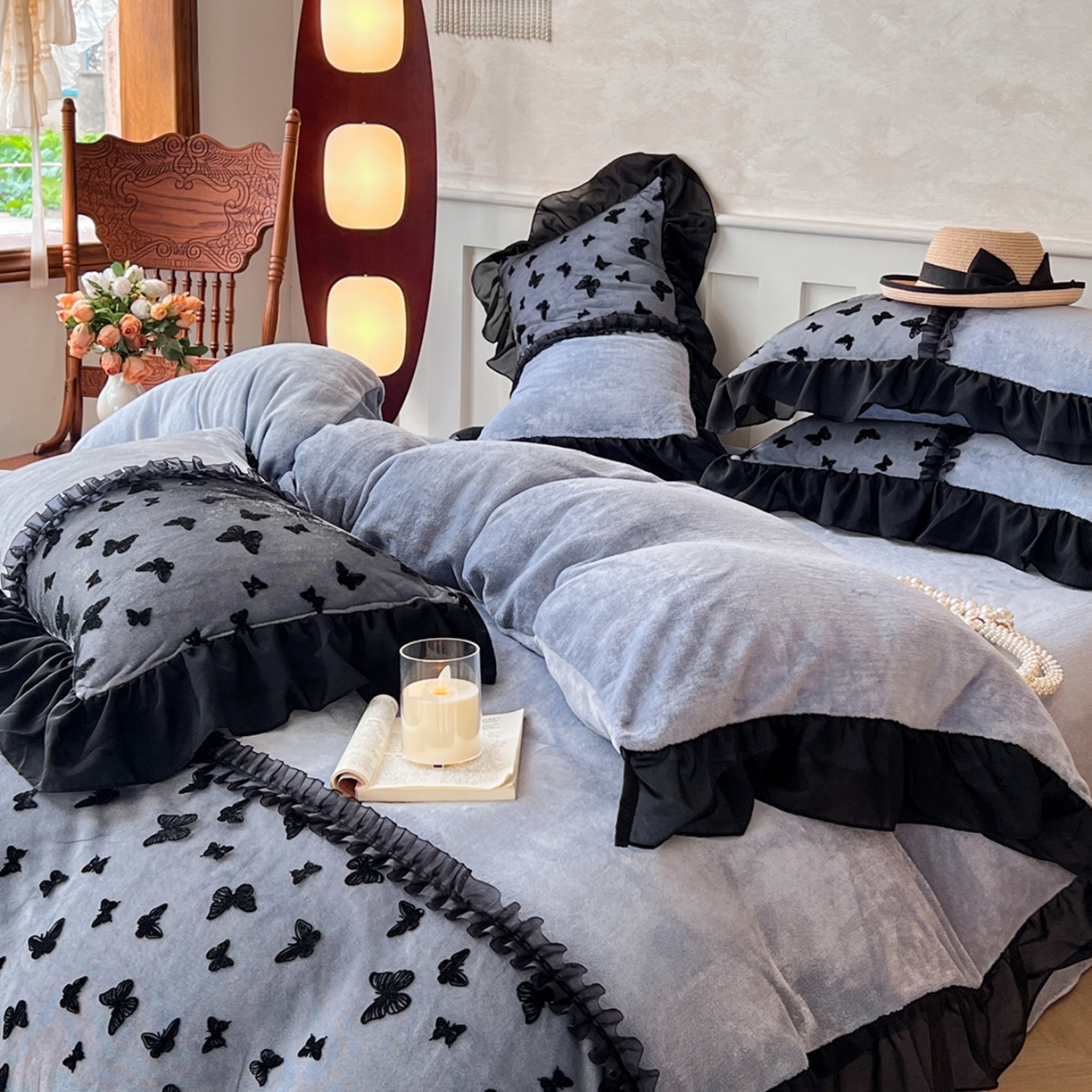 91家纺网 家纺一手货源 找家纺 韩秀家纺 2025新款法式加厚牛奶绒莫奈花园床裙四件套 莫奈花园-灰