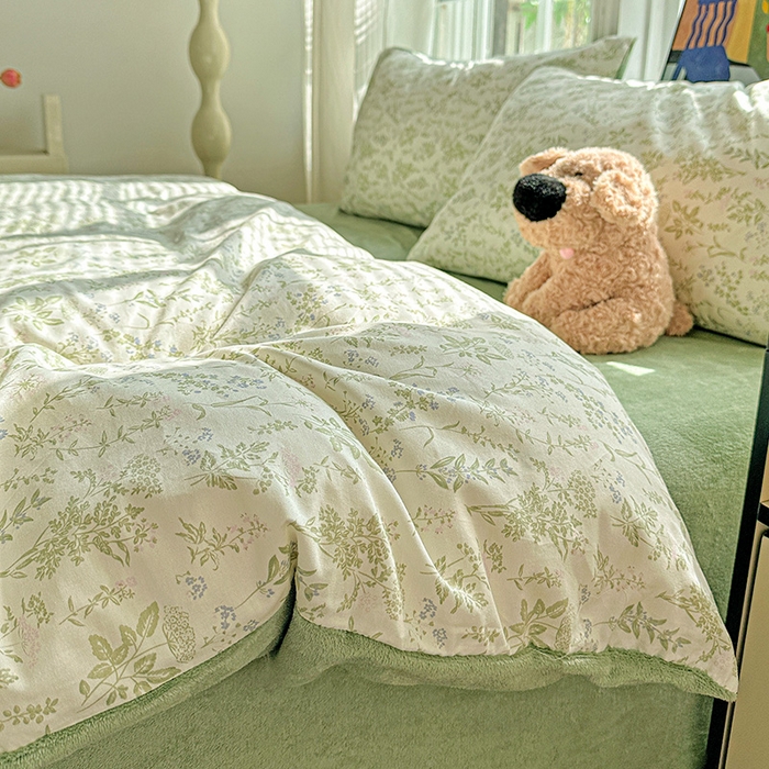 91家纺网 家纺一手货源 找家纺 梦洋家纺 2025新款全棉牛奶绒高克重保暖被套 忘忧草