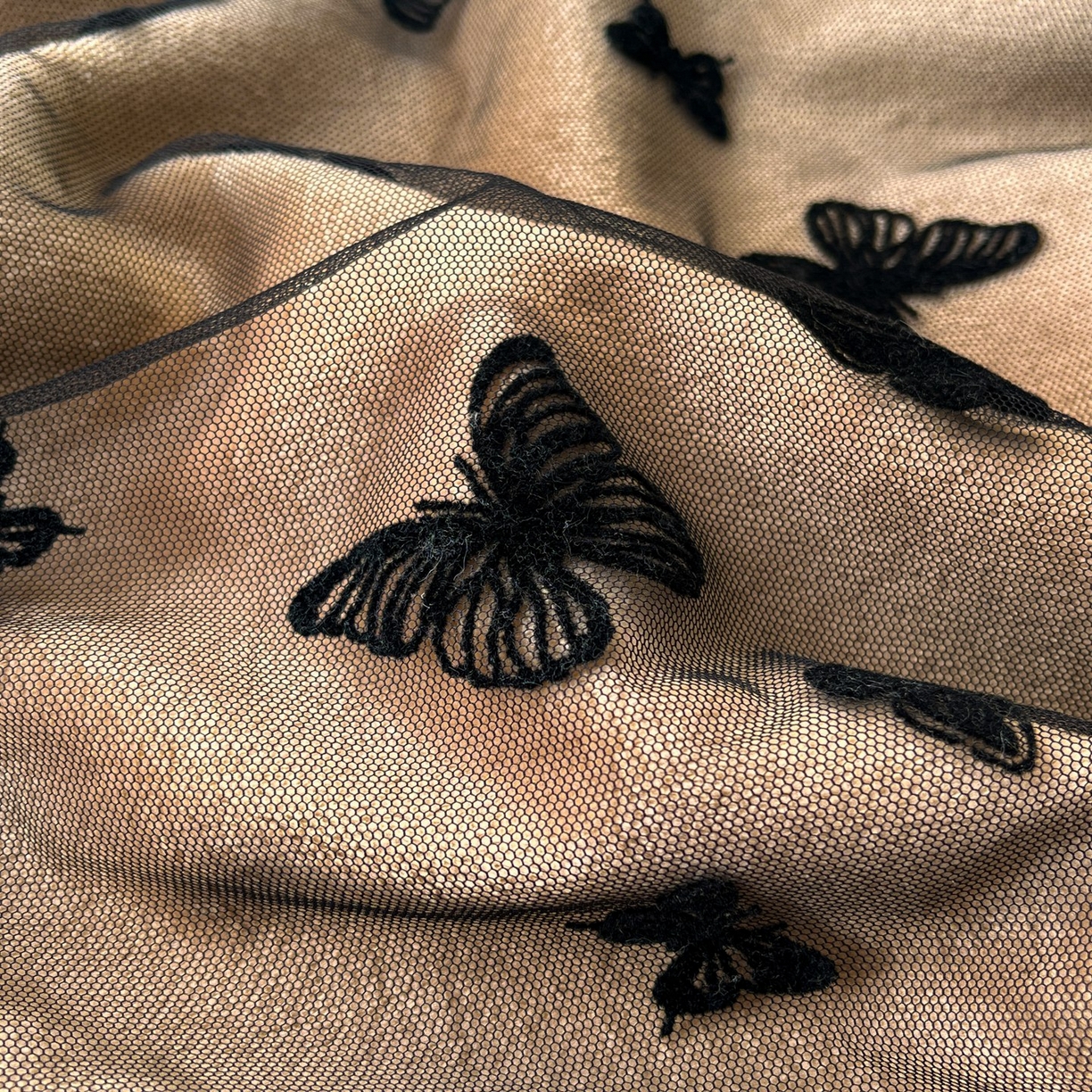 91家纺网 家纺一手货源 找家纺 韩秀家纺 2025新款法式加厚牛奶绒莫奈花园床裙四件套 莫奈花园-咖