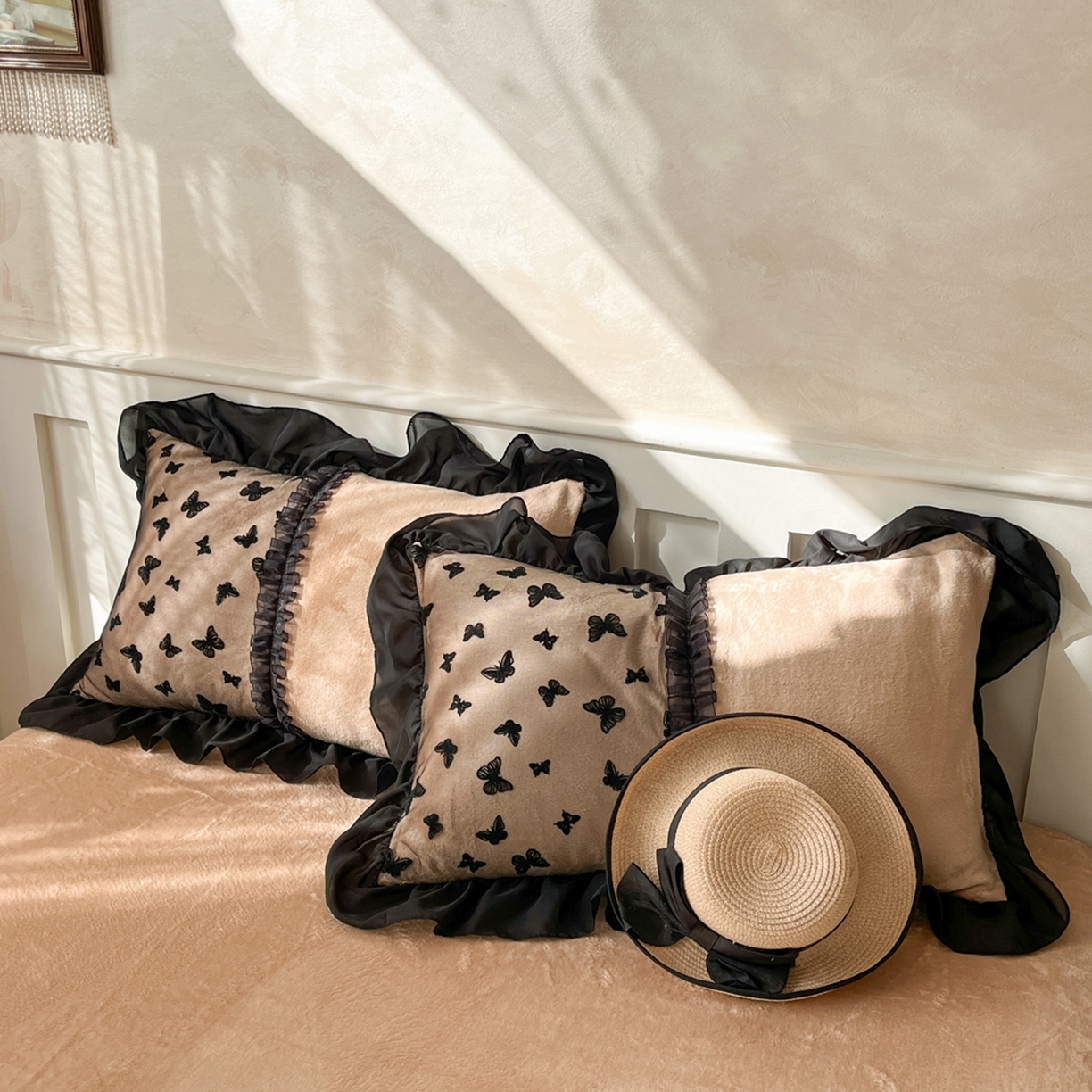 91家纺网 家纺一手货源 找家纺 韩秀家纺 2025新款法式加厚牛奶绒莫奈花园床裙四件套 莫奈花园-咖