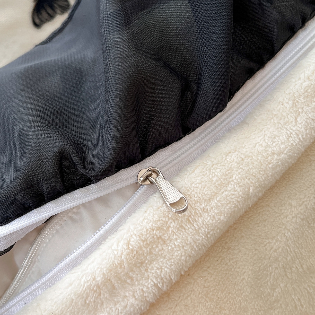 91家纺网 家纺一手货源 找家纺 韩秀家纺 2025新款法式加厚牛奶绒莫奈花园床裙四件套 莫奈花园-米