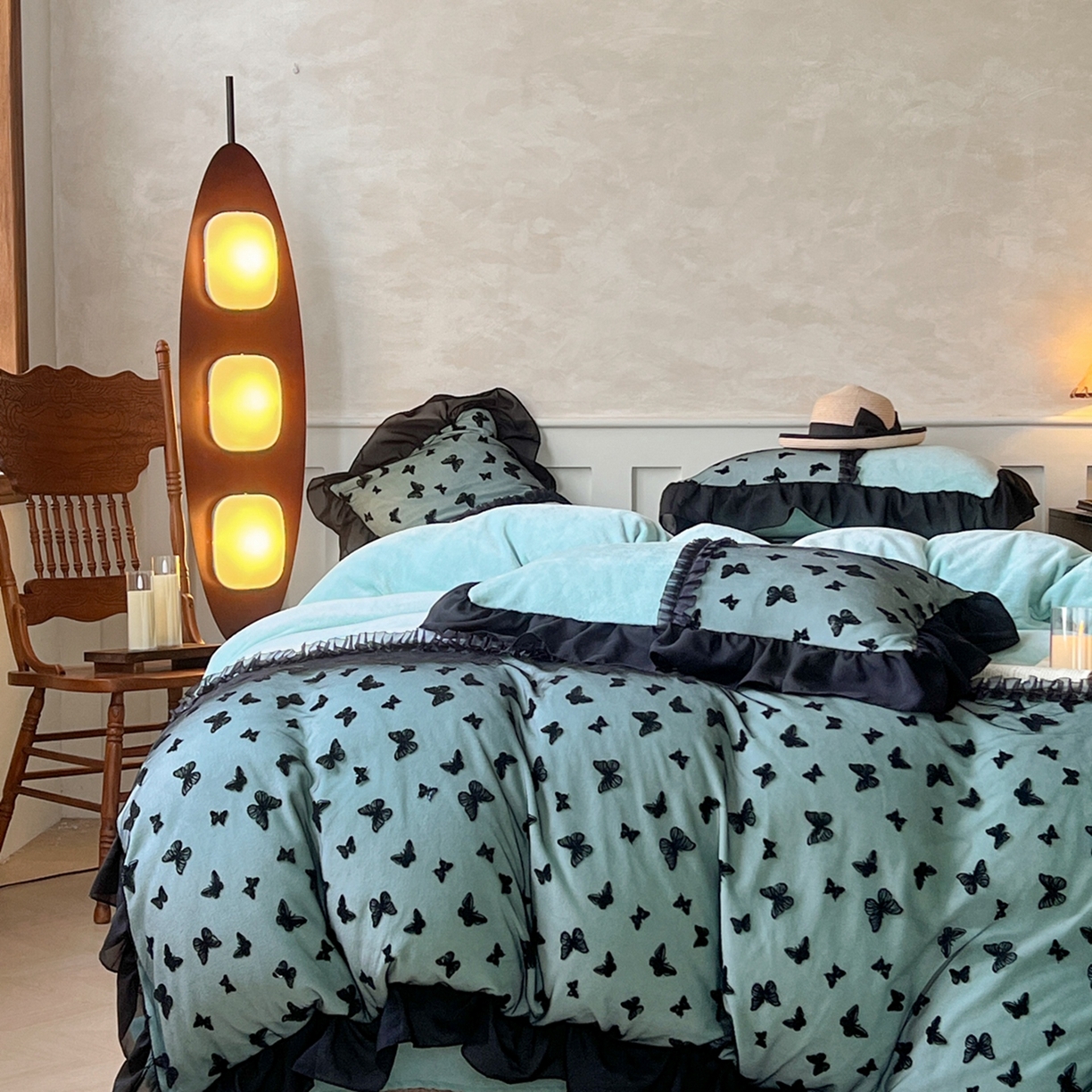 91家纺网 家纺一手货源 找家纺 韩秀家纺 2025新款法式加厚牛奶绒莫奈花园床裙四件套 莫奈花园-青色