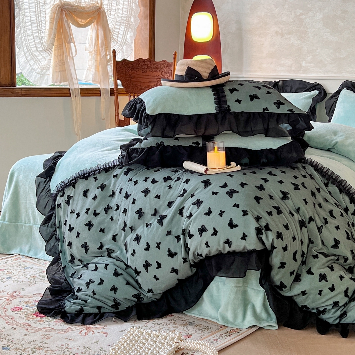 91家纺网 家纺一手货源 找家纺 韩秀家纺 2025新款法式加厚牛奶绒莫奈花园床裙四件套 莫奈花园-青色