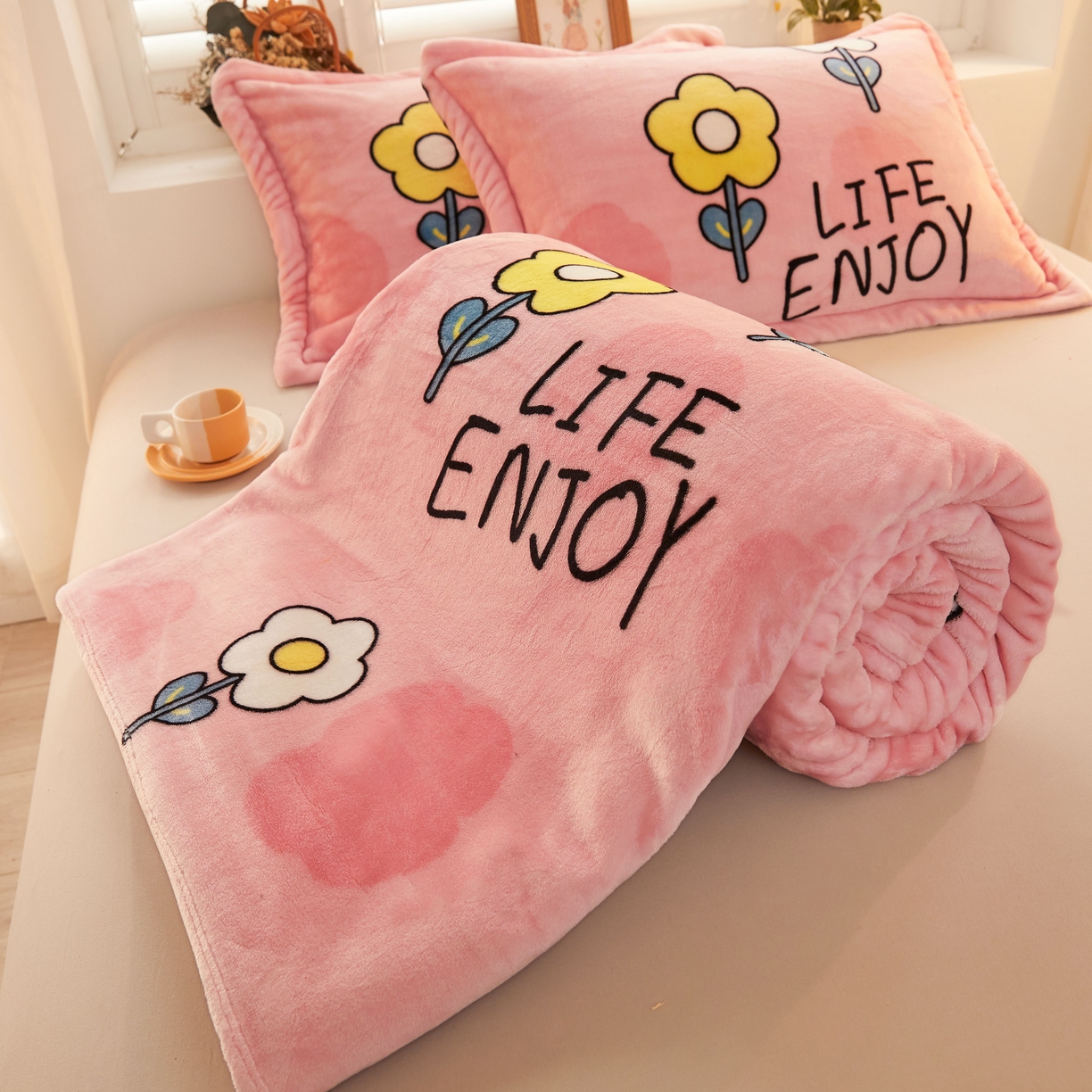 91家纺网 家纺一手货源 找家纺 （总）益利多 2025新款全棉碎花纯棉卡通夹棉床裙单床裙三件套