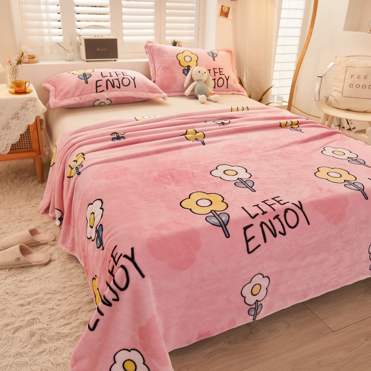 91家纺网 家纺一手货源 找家纺 （总）益利多 2025新款牛奶绒毛毯午睡毯空调毯子珊瑚绒毛毯200克毯子可压缩跨境