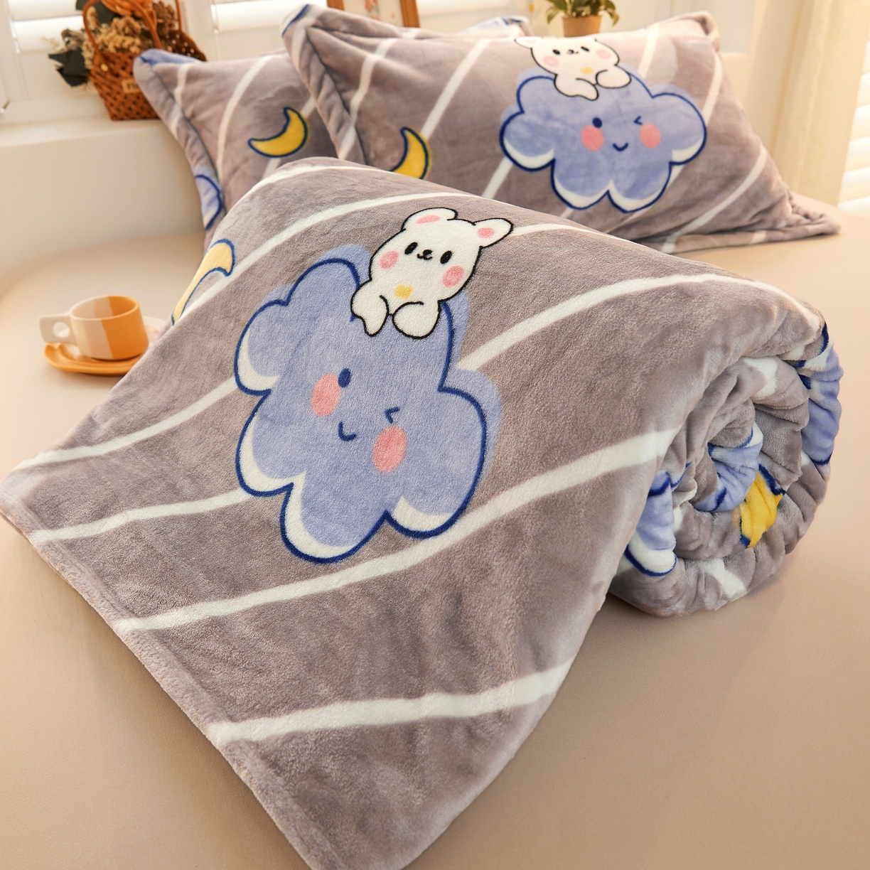 91家纺网 家纺一手货源 找家纺 （总）益利多 2025新款牛奶绒毛毯午睡毯空调毯子珊瑚绒毛毯200克毯子可压缩跨境