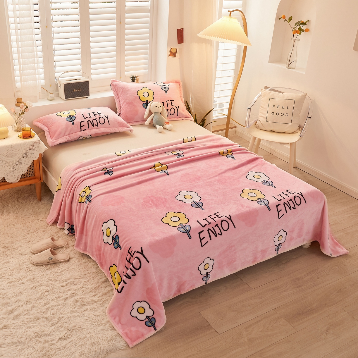 91家纺网 家纺一手货源 找家纺 益利多 2025新款牛奶绒毛毯午睡毯空调毯子珊瑚绒毛毯200克毯子可压缩跨境 缤纷花季