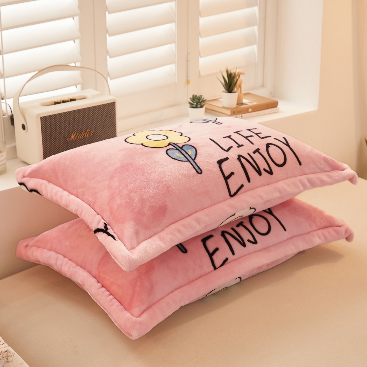 91家纺网 家纺一手货源 找家纺 益利多 2025新款牛奶绒毛毯午睡毯空调毯子珊瑚绒毛毯200克毯子可压缩跨境 缤纷花季