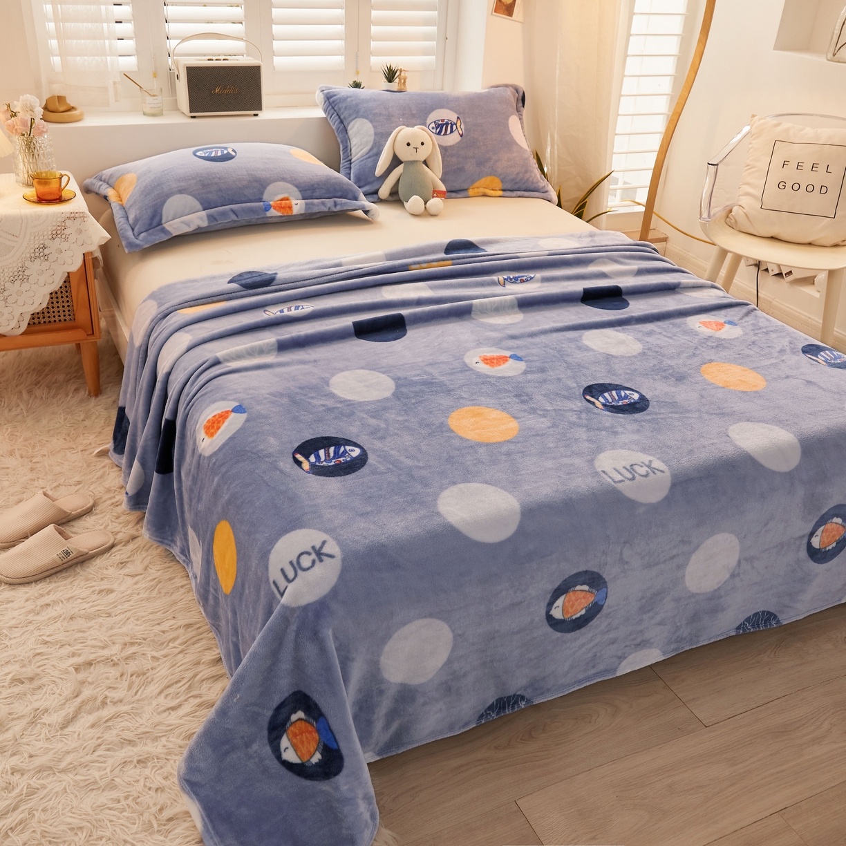 91家纺网 家纺一手货源 找家纺 益利多 2025新款牛奶绒毛毯午睡毯空调毯子珊瑚绒毛毯200克毯子可压缩跨境 好多鱼