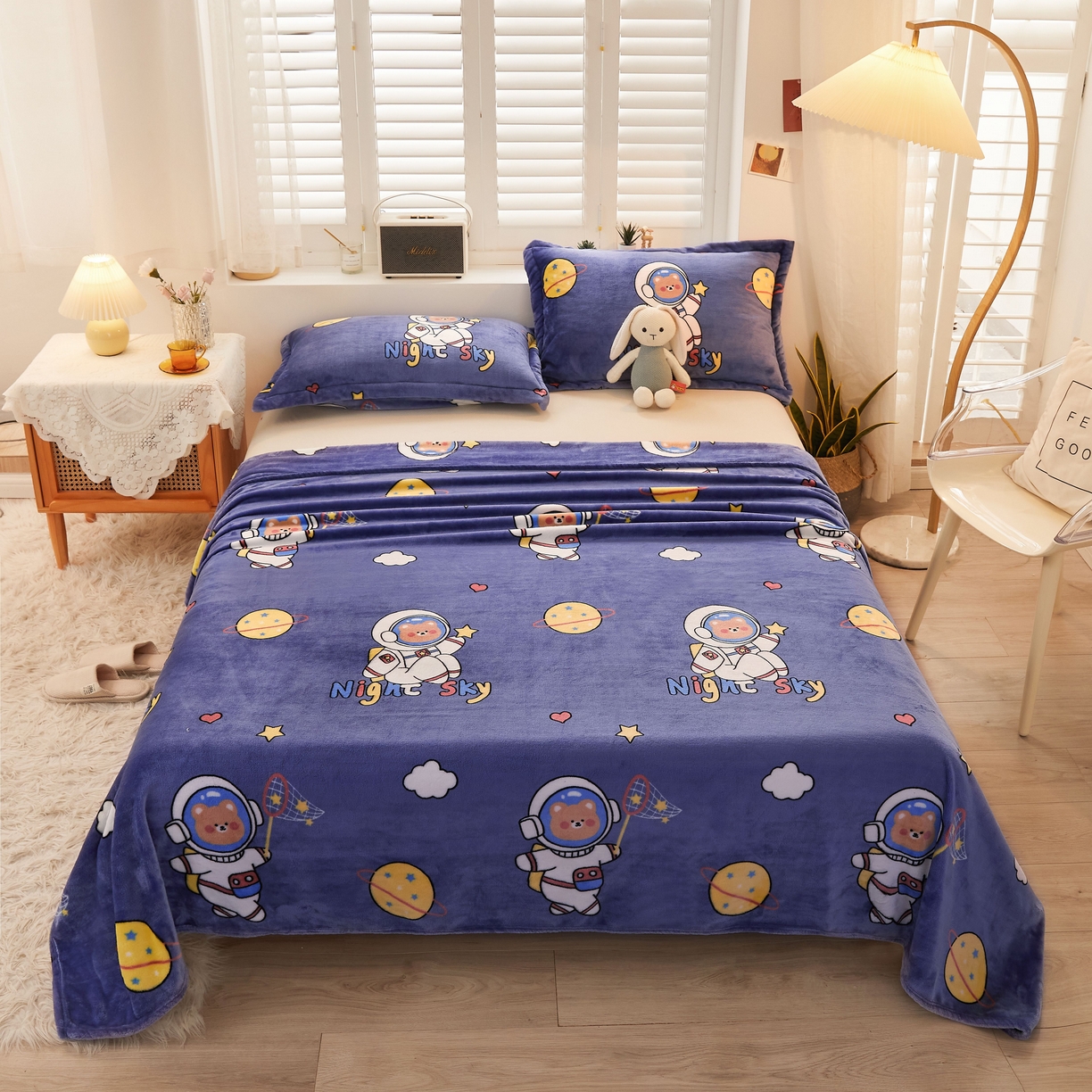 91家纺网 家纺一手货源 找家纺 益利多 2025新款牛奶绒毛毯午睡毯空调毯子珊瑚绒毛毯200克毯子可压缩跨境 太空熊