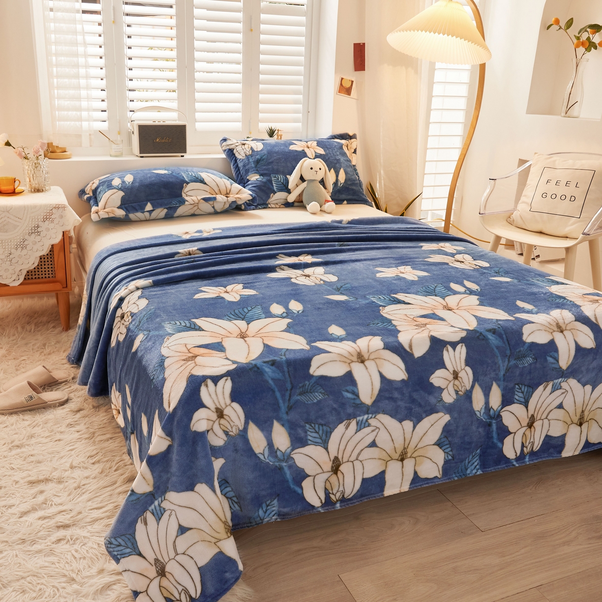 91家纺网 家纺一手货源 找家纺 益利多 2025新款牛奶绒毛毯午睡毯空调毯子珊瑚绒毛毯200克毯子可压缩跨境 阳春三月