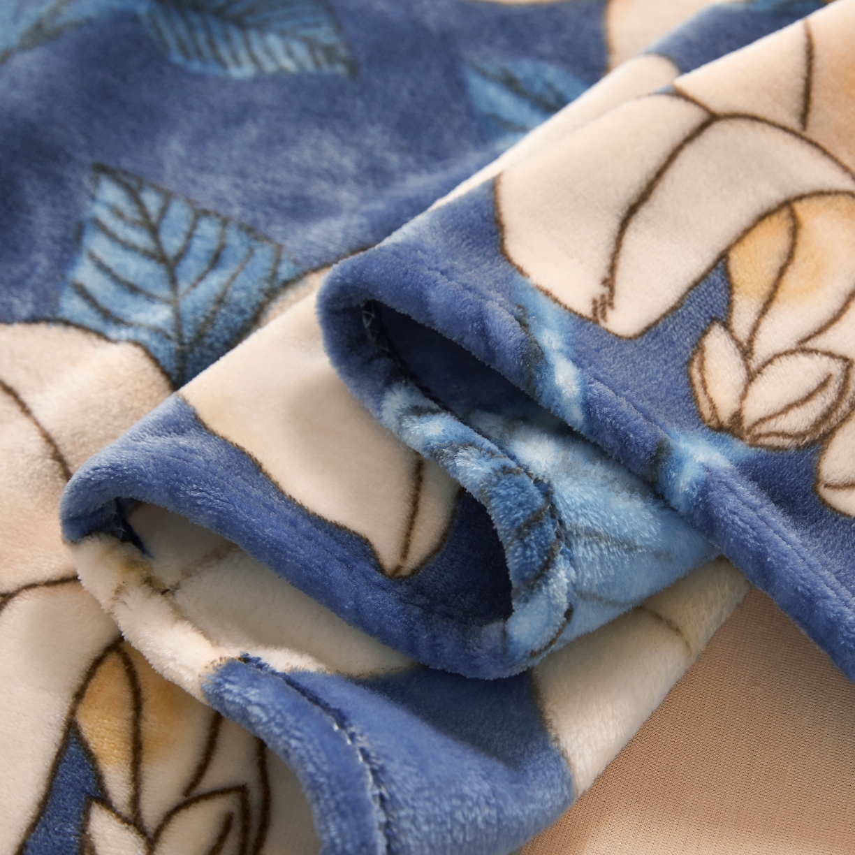 91家纺网 家纺一手货源 找家纺 益利多 2025新款牛奶绒毛毯午睡毯空调毯子珊瑚绒毛毯200克毯子可压缩跨境 阳春三月