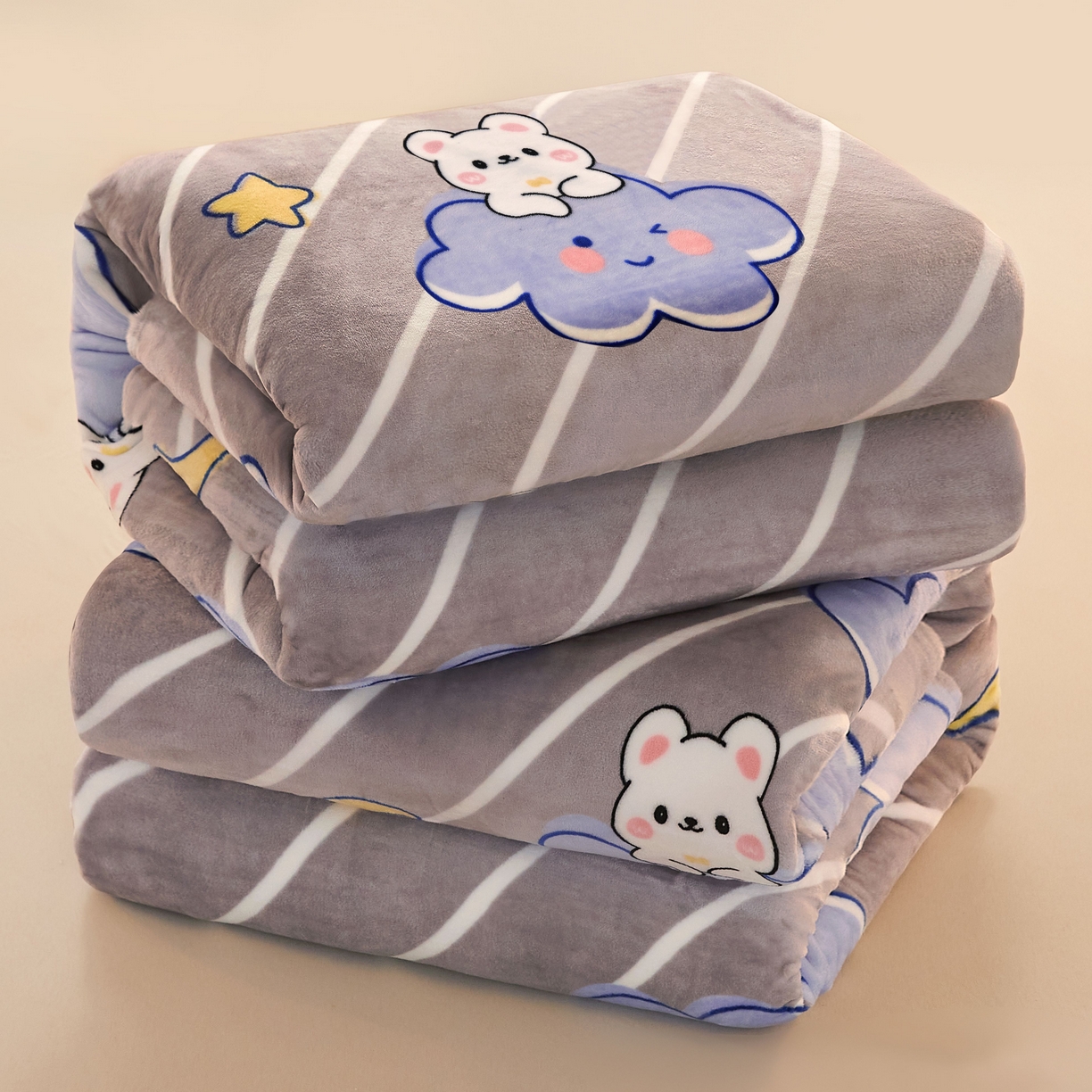 91家纺网 家纺一手货源 找家纺 益利多 2025新款牛奶绒毛毯午睡毯空调毯子珊瑚绒毛毯200克毯子可压缩跨境 云朵熊