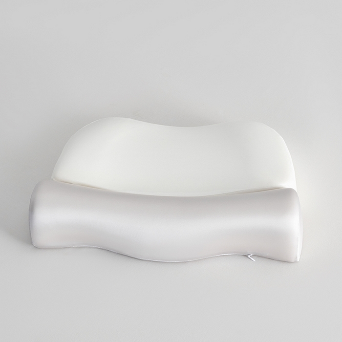 91家纺网 家纺一手货源 找家纺 纳斯顿家纺 2025新款零压助眠深睡枕油光布牵引枕枕头枕芯 白+浅灰色