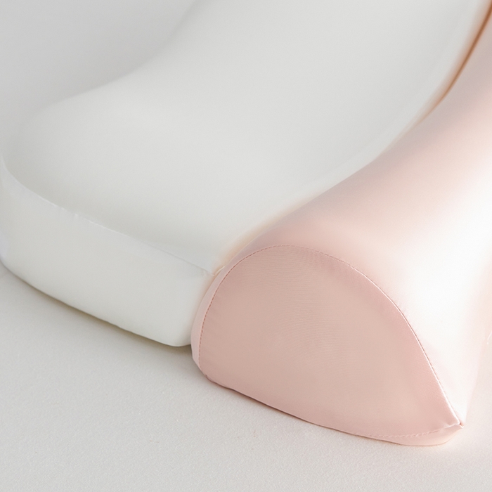 91家纺网 家纺一手货源 找家纺 纳斯顿家纺 2025新款零压助眠深睡枕油光布牵引枕枕头枕芯 白+粉