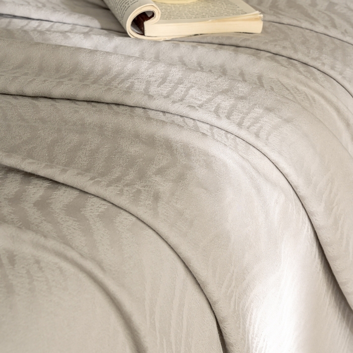 91家纺网 家纺一手货源 找家纺 莱豫家纺 2025新款100支长绒棉纯棉提花磨毛四件套 浮梦魔法灰