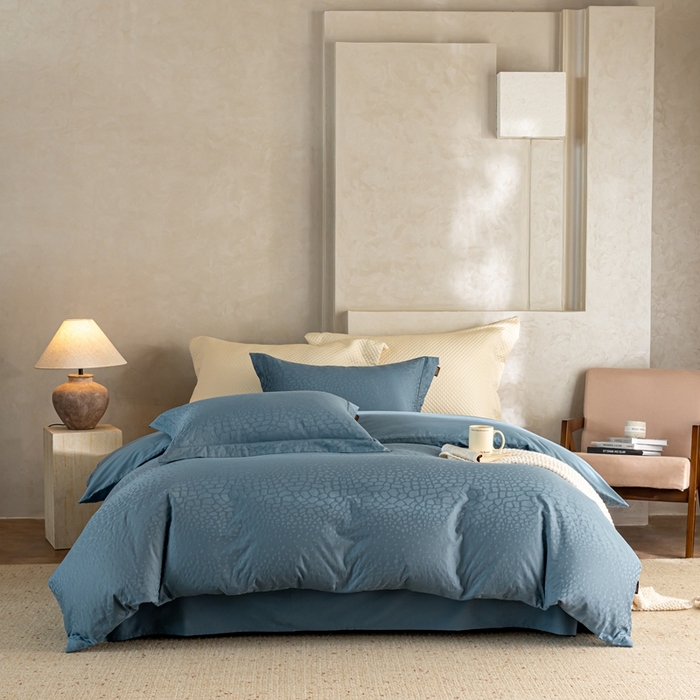 91家纺网 家纺一手货源 找家纺 莱豫家纺 2025新款100支长绒棉纯棉提花磨毛四件套 富士山战舰蓝