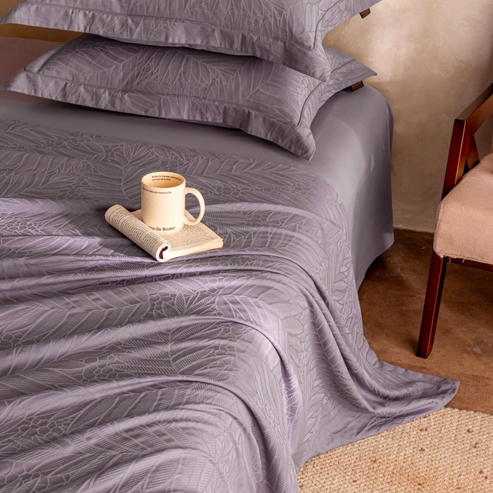 91家纺网 家纺一手货源 找家纺 莱豫家纺 2025新款100支长绒棉纯棉提花磨毛四件套 花蔓蓝莲紫