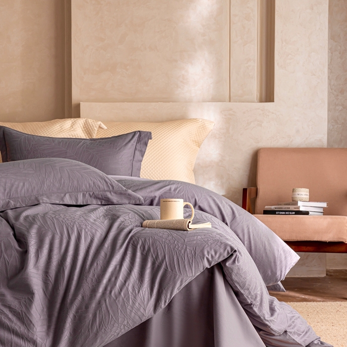 91家纺网 家纺一手货源 找家纺 莱豫家纺 2025新款100支长绒棉纯棉提花磨毛四件套 花蔓蓝莲紫