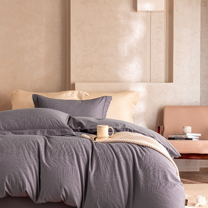 91家纺网 家纺一手货源 找家纺 莱豫家纺 2025新款100支长绒棉纯棉提花磨毛四件套 花蔓蓝莲紫