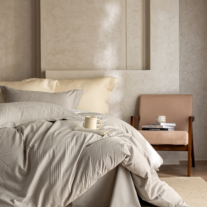 91家纺网 家纺一手货源 找家纺 莱豫家纺 2025新款100支长绒棉纯棉提花磨毛四件套 漫步者绅士灰