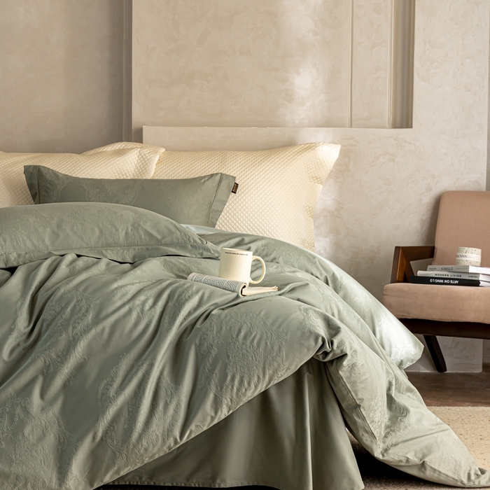 91家纺网 家纺一手货源 找家纺 莱豫家纺 2025新款100支长绒棉纯棉提花磨毛四件套 托卡庄园柳烟绿