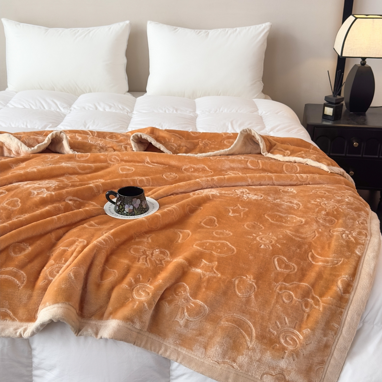 91家纺网 家纺一手货源 找家纺 爱彼家纺 2025冬季新款星星月岁云毯毛毯加厚暖绒毯子星星月岁系列一 星星月岁云毯浅咖