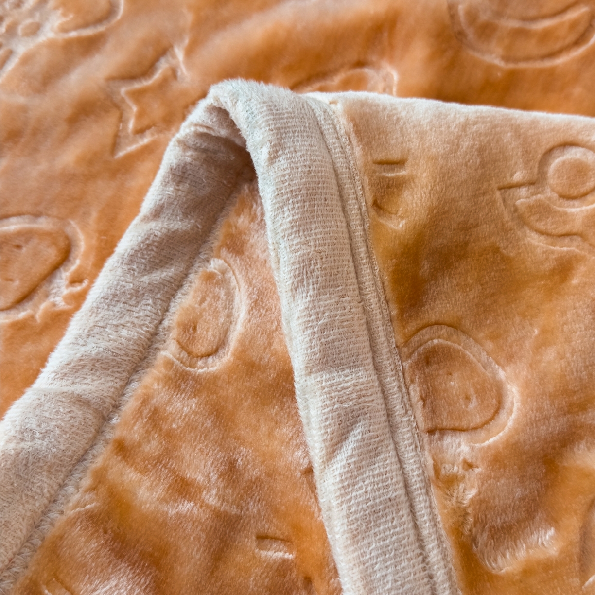 91家纺网 家纺一手货源 找家纺 爱彼家纺 2025冬季新款星星月岁云毯毛毯加厚暖绒毯子星星月岁系列一 星星月岁云毯浅咖