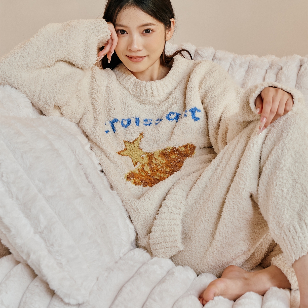 91家纺网 家纺一手货源 找家纺 （总）暖绵绵家纺 2025新款软糯慵懒舒适半边绒家居服-点心系列（零售价不得低于173元）