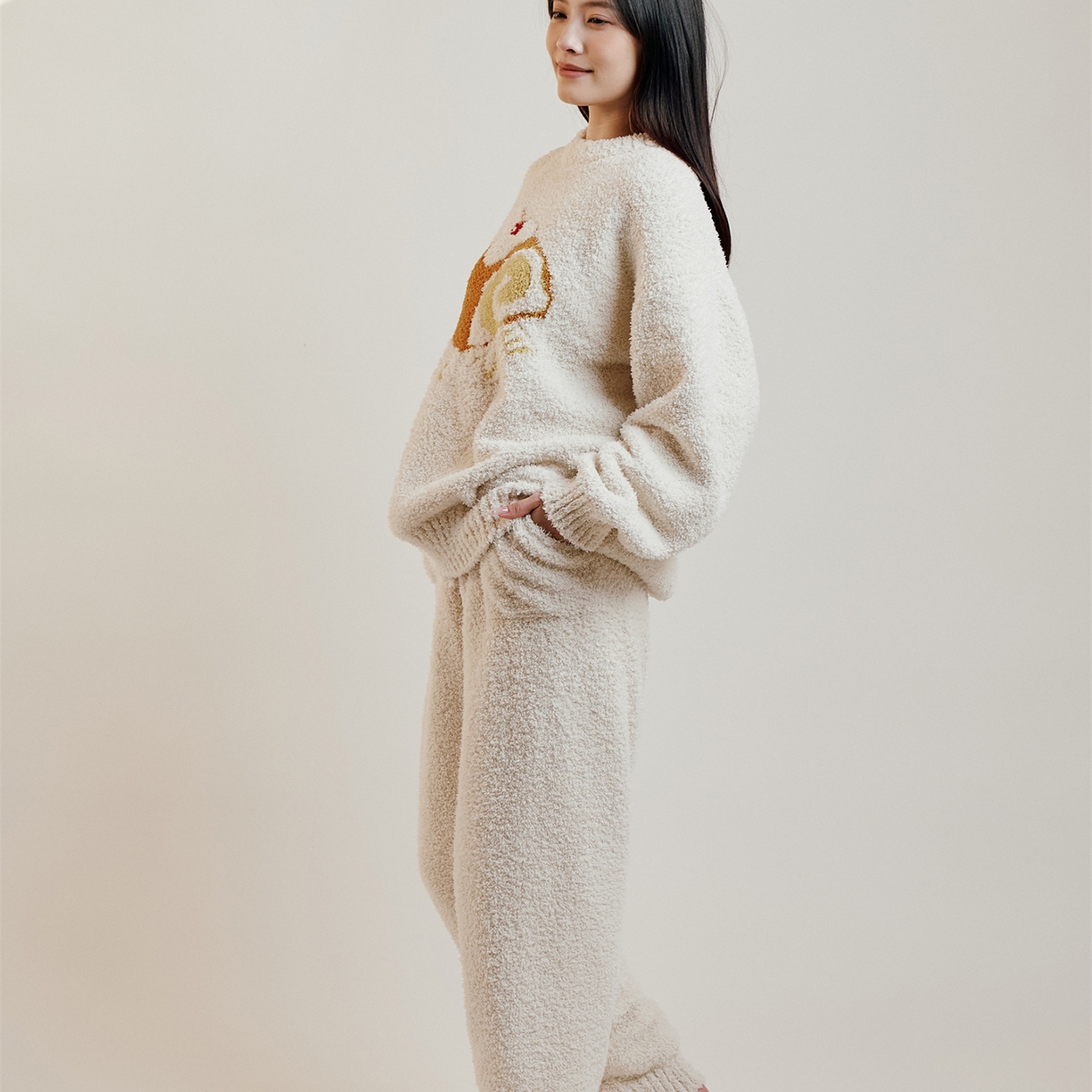 91家纺网 家纺一手货源 找家纺 暖绵绵家纺 2025新款软糯慵懒舒适半边绒家居服-点心系列（零售价不得低于173元） 点心系列-拉贝瑞