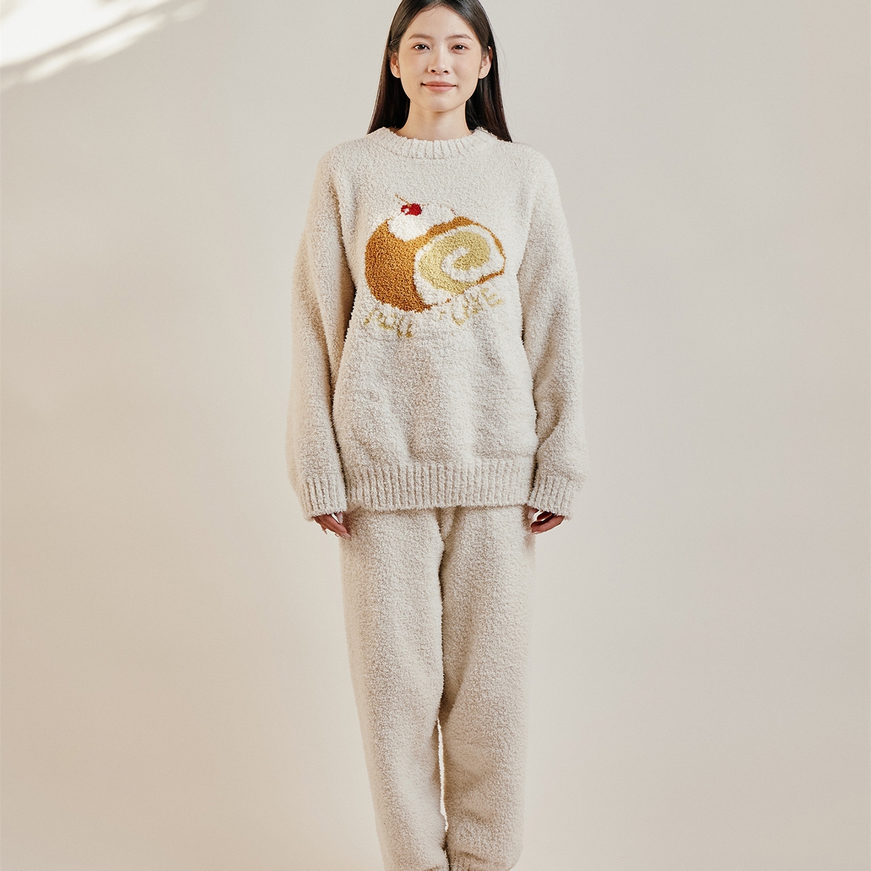 91家纺网 家纺一手货源 找家纺 暖绵绵家纺 2025新款软糯慵懒舒适半边绒家居服-点心系列（零售价不得低于173元） 点心系列-拉贝瑞