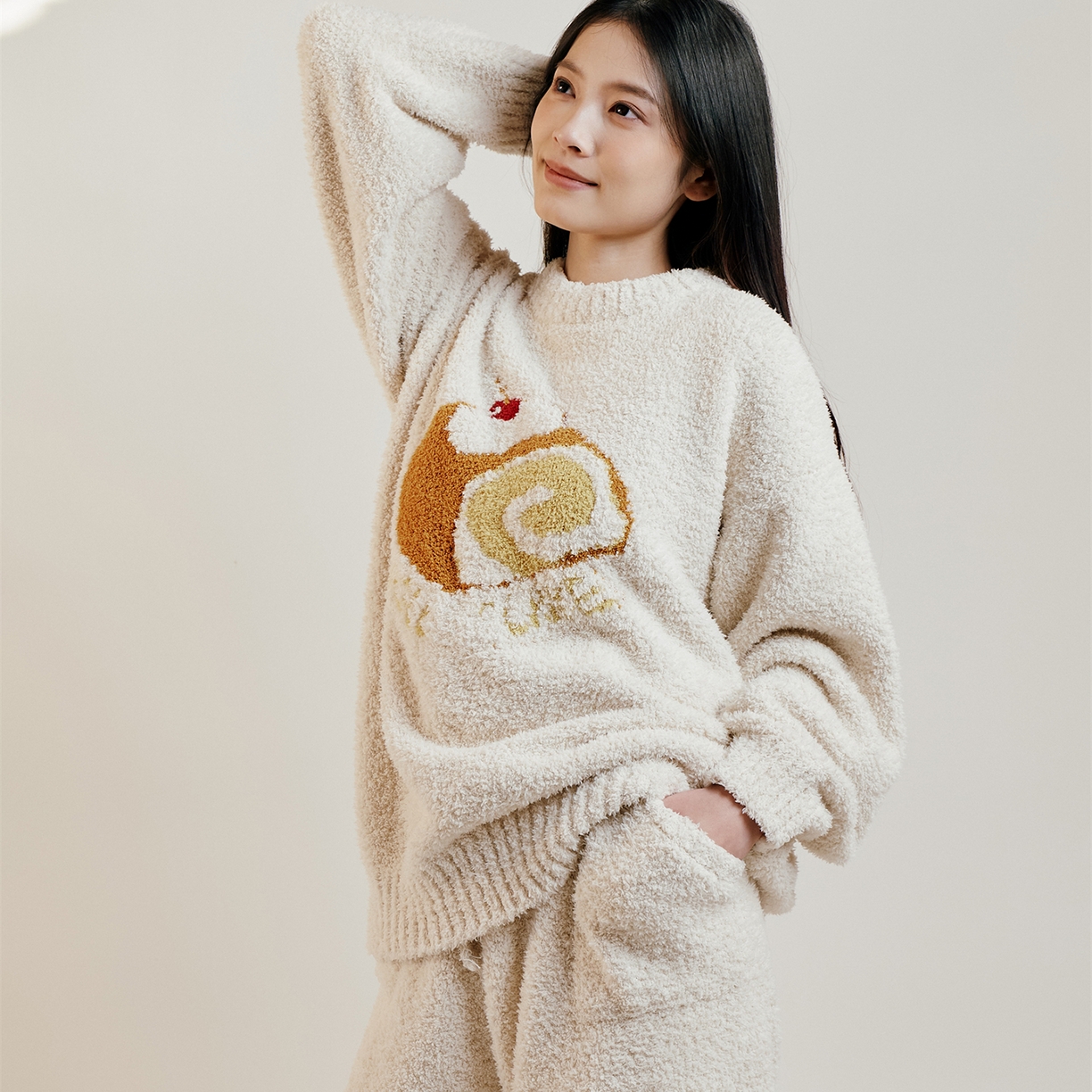 91家纺网 家纺一手货源 找家纺 暖绵绵家纺 2025新款软糯慵懒舒适半边绒家居服-点心系列（零售价不得低于173元） 点心系列-拉贝瑞