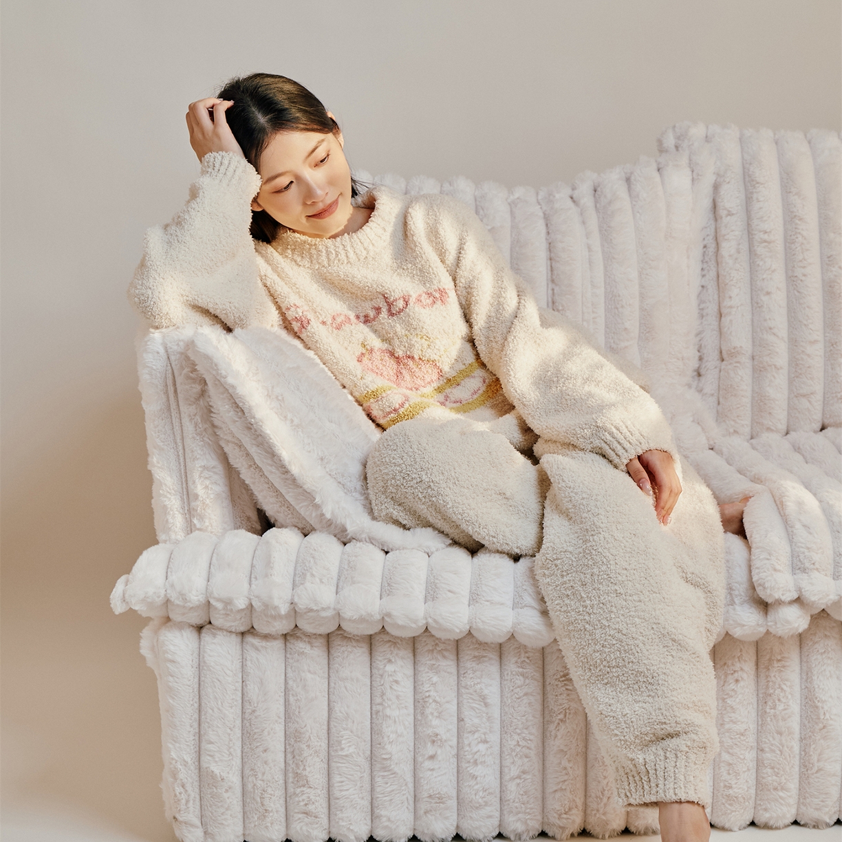 91家纺网 家纺一手货源 找家纺 暖绵绵家纺 2025新款软糯慵懒舒适半边绒家居服-点心系列（零售价不得低于173元） 点心系列-恰贝塔