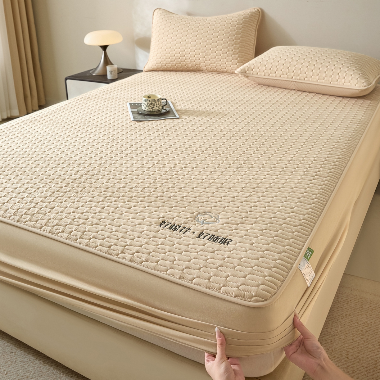 91家纺网 家纺一手货源 找家纺 （总）芬晴家纺 2025新款全棉棉花夹棉床笠系列-幻彩