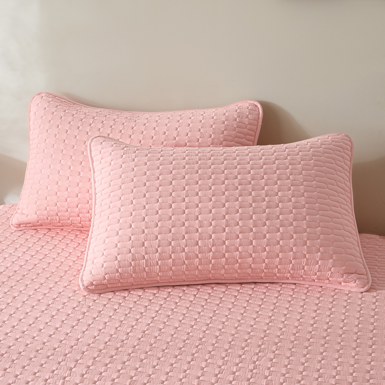 91家纺网 家纺一手货源 找家纺 芬晴家纺 2025新款全棉棉花夹棉床笠系列-幻彩 幻彩-嫩粉