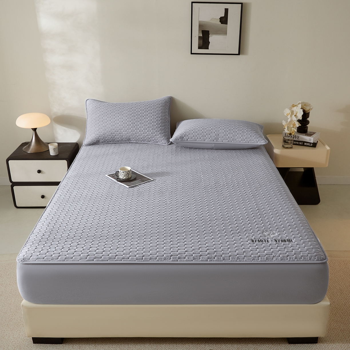 91家纺网 家纺一手货源 找家纺 芬晴家纺 2025新款全棉棉花夹棉床笠系列-幻彩 幻彩-浅灰