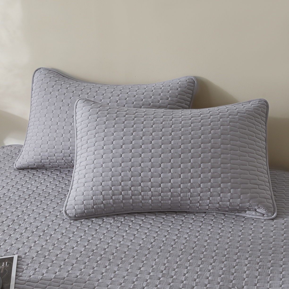 91家纺网 家纺一手货源 找家纺 芬晴家纺 2025新款全棉棉花夹棉床笠系列-幻彩 幻彩-浅灰