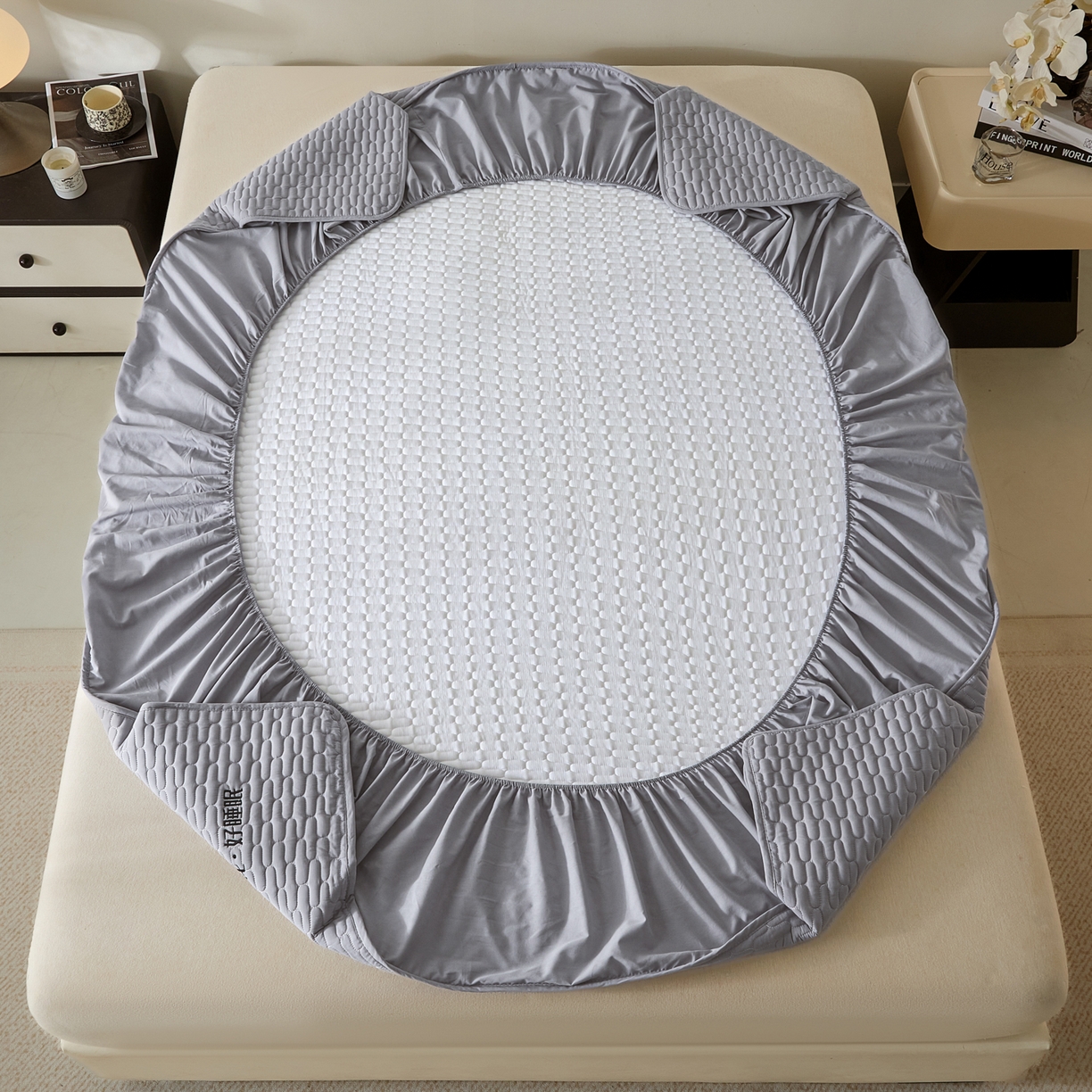 91家纺网 家纺一手货源 找家纺 芬晴家纺 2025新款全棉棉花夹棉床笠系列-幻彩 幻彩-浅灰